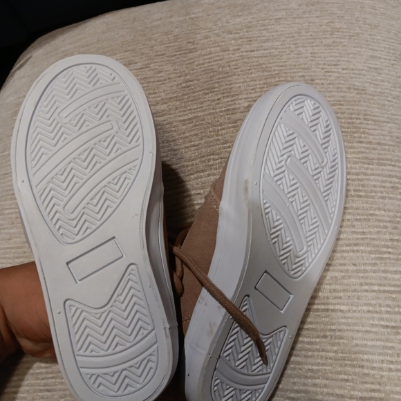 Janie and Jack Tan Sneakers Boy Size 11 New No Tag - Picture 3 of 6